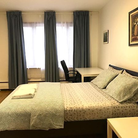 Big Private Room Midmontreal Next To Station Metro - Parking Free מראה חיצוני תמונה