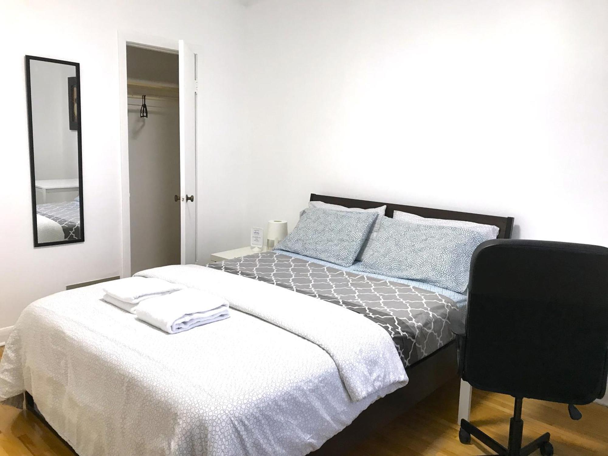 Big Private Room Midmontreal Next To Station Metro - Parking Free מראה חיצוני תמונה