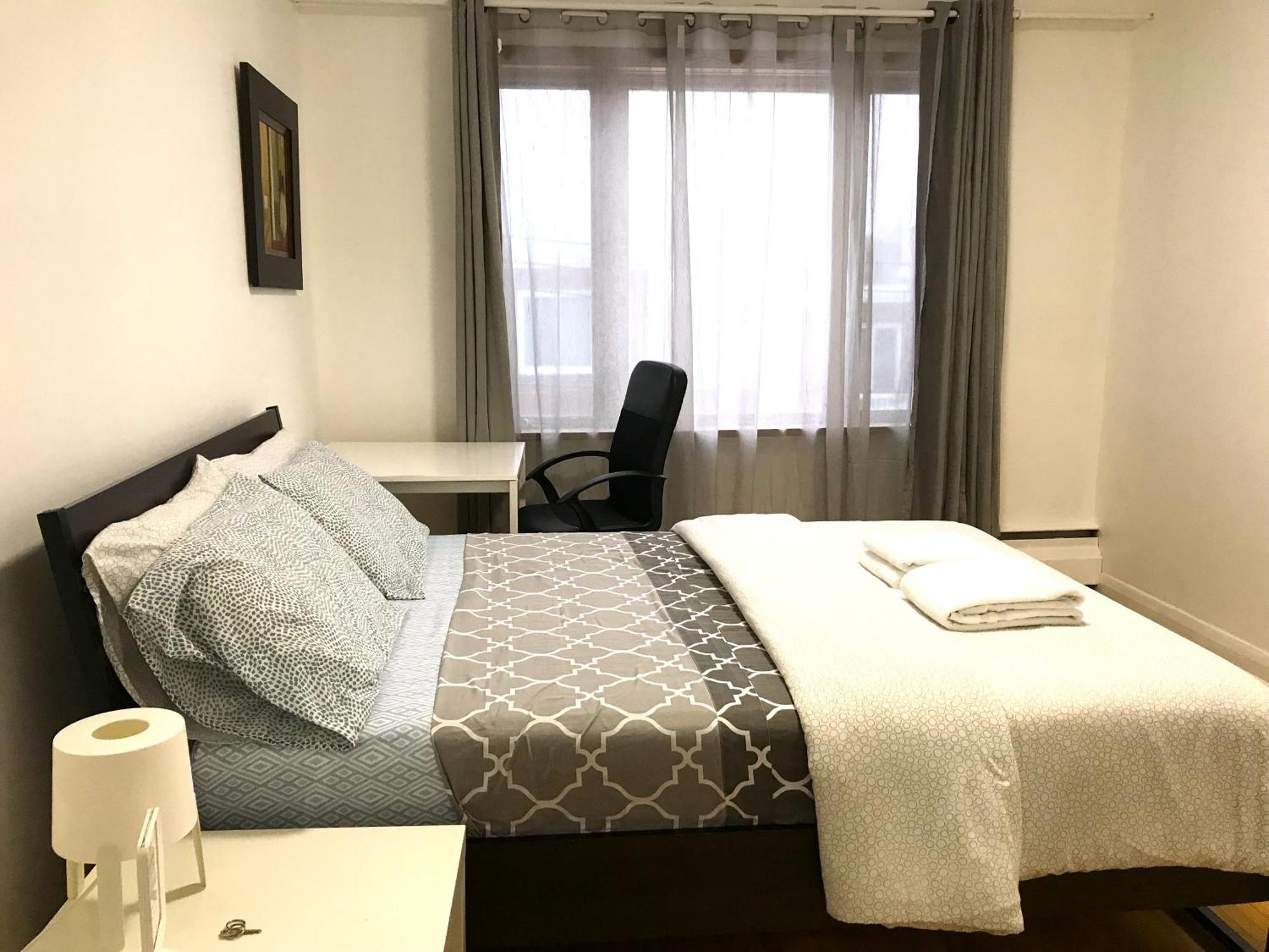 Big Private Room Midmontreal Next To Station Metro - Parking Free מראה חיצוני תמונה